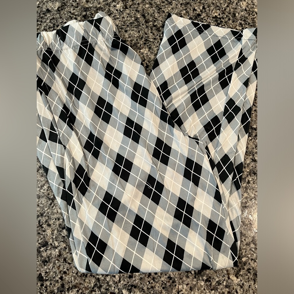 NWT- Isotoner men’s pajama pants, 2 sizes